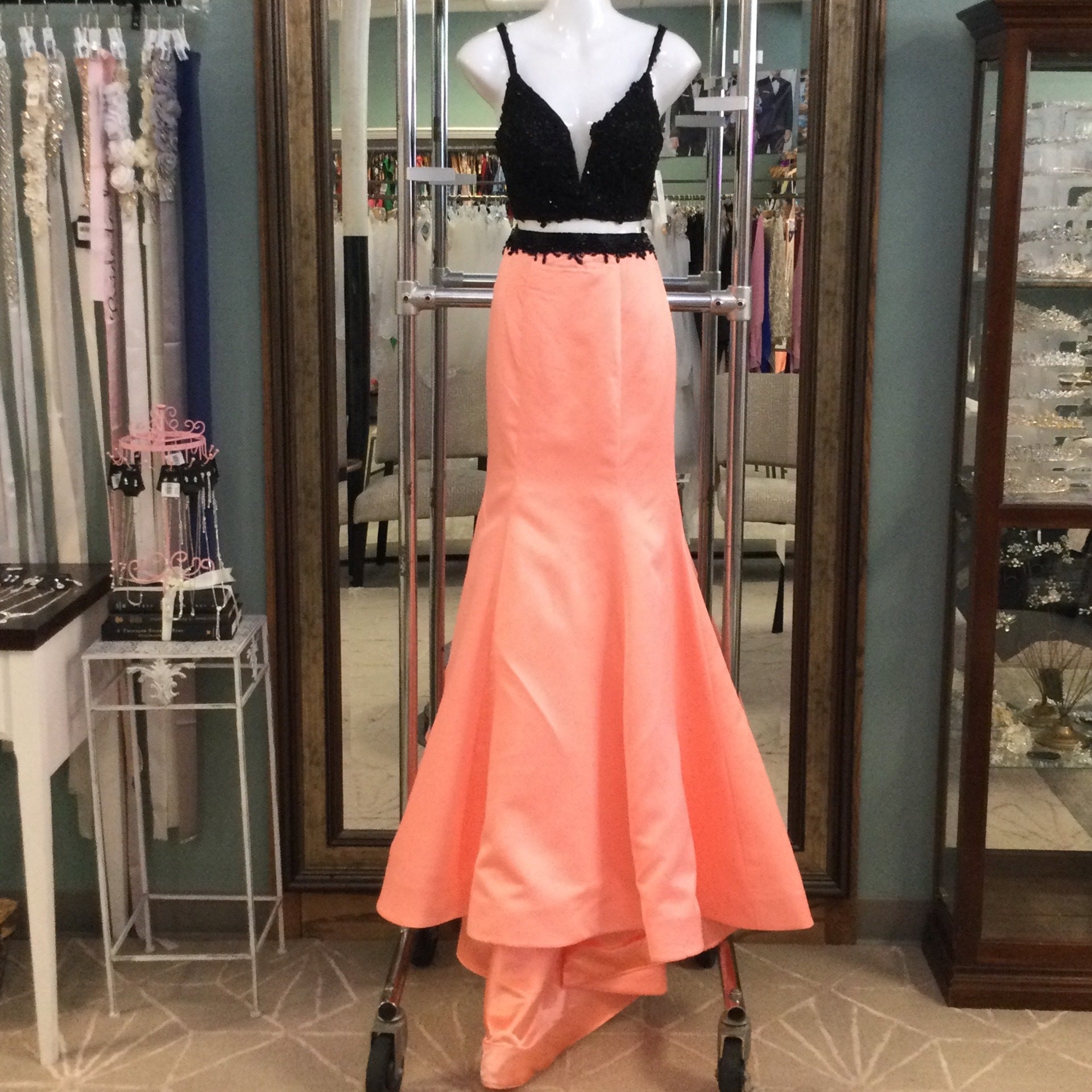 2 Piece Satin Mermaid Skirt With Beaded Spaghetti Strap Top Drop V Maxi